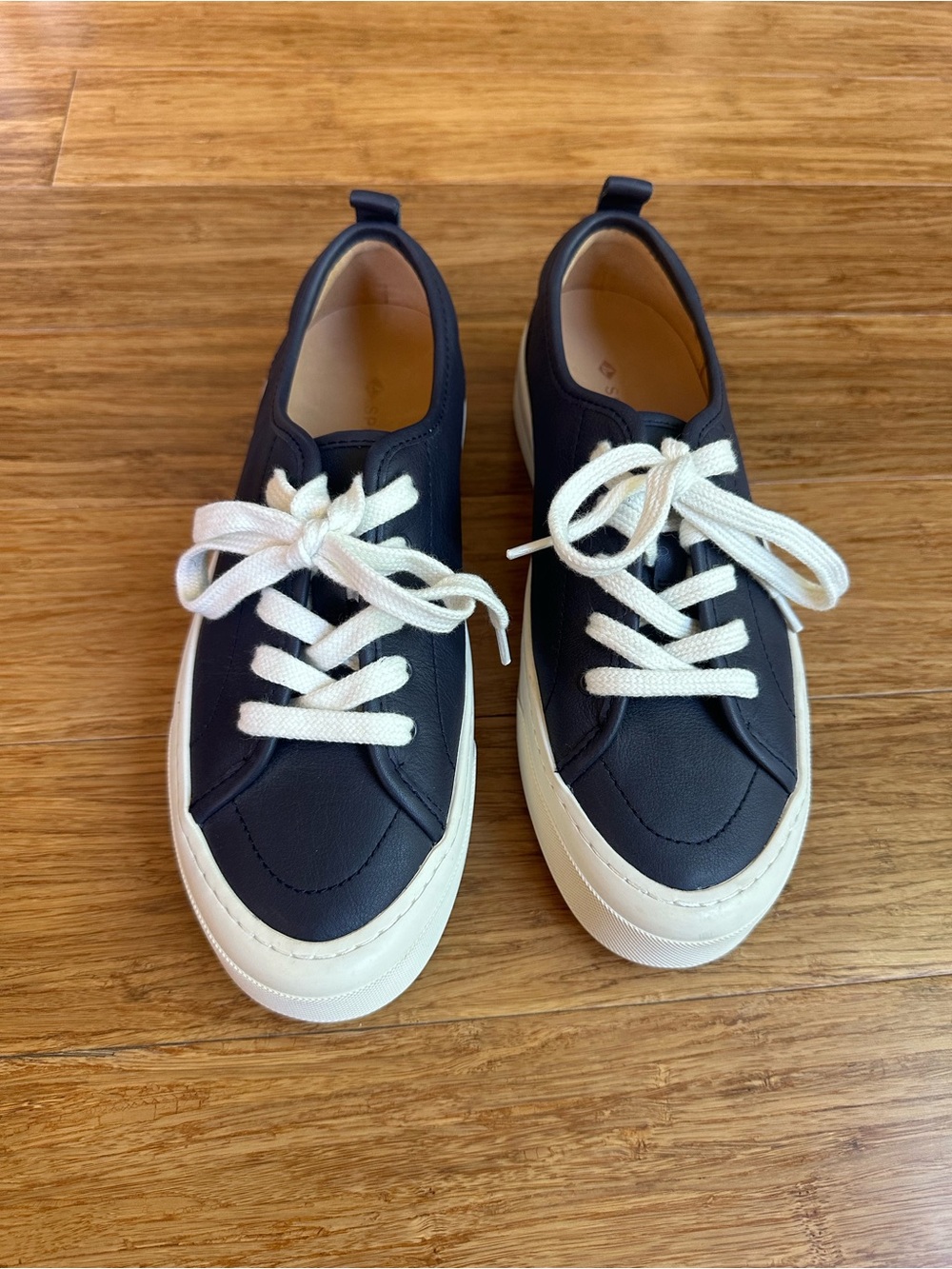 SPERRY Women 7 Preppy Old Money Crest Vibe Platform Navy Leather Sneakers